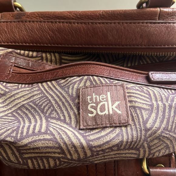 The Sak Leather Shoulder Bag. - Picture 7 of 12